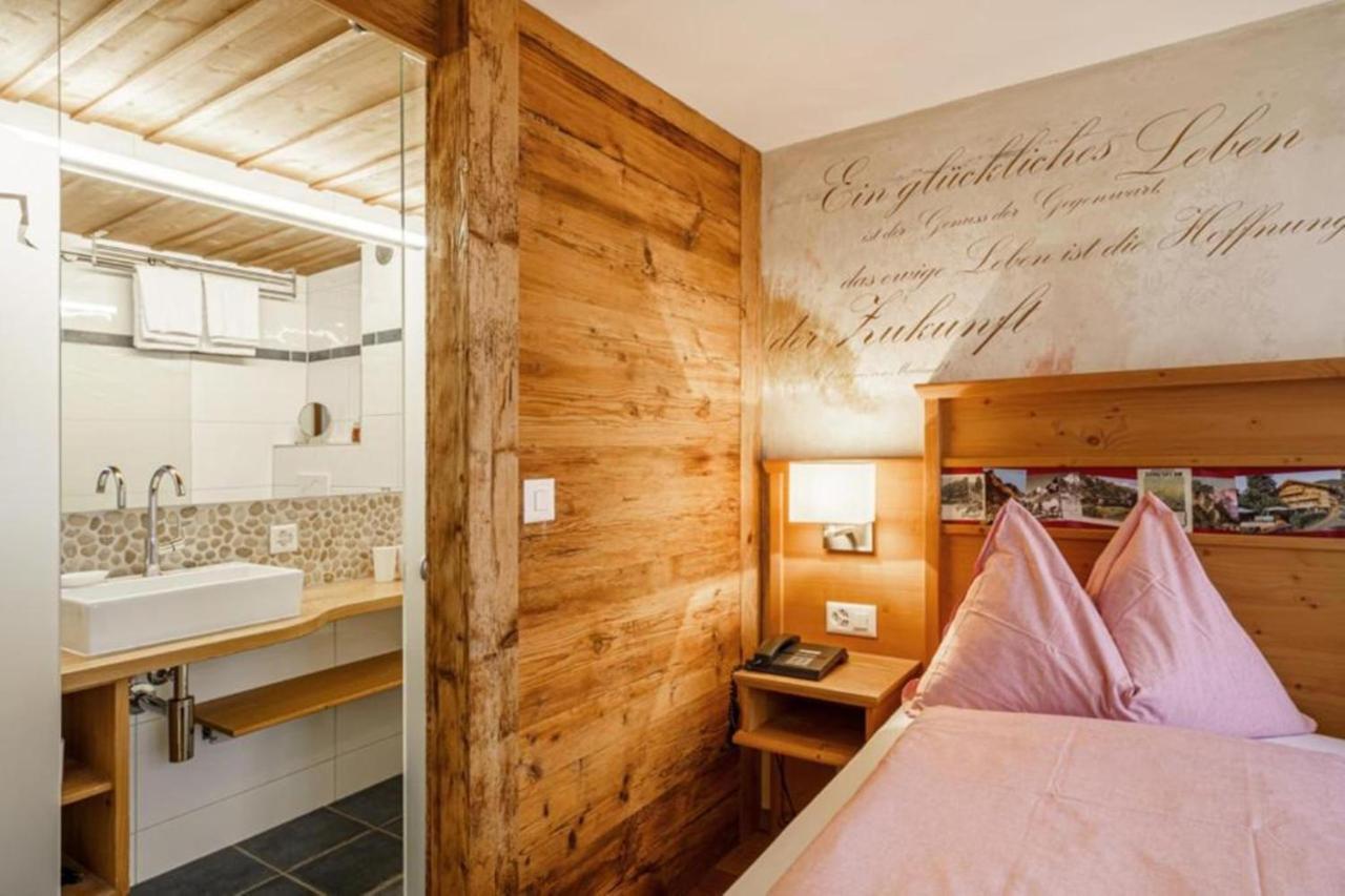 Camera Matrimoniale Superior con Letto Supplementare (4 Persone)
